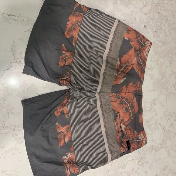 Men’s Tropical Rip Curl Board Shorts - Picture 5 of 5